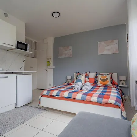 Le Petit Loft Apartment Bobigny
