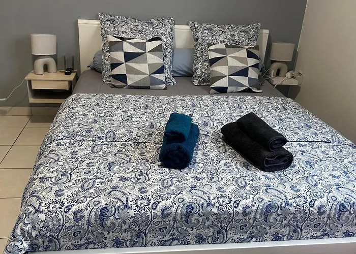 Le Petit Loft Apartment *